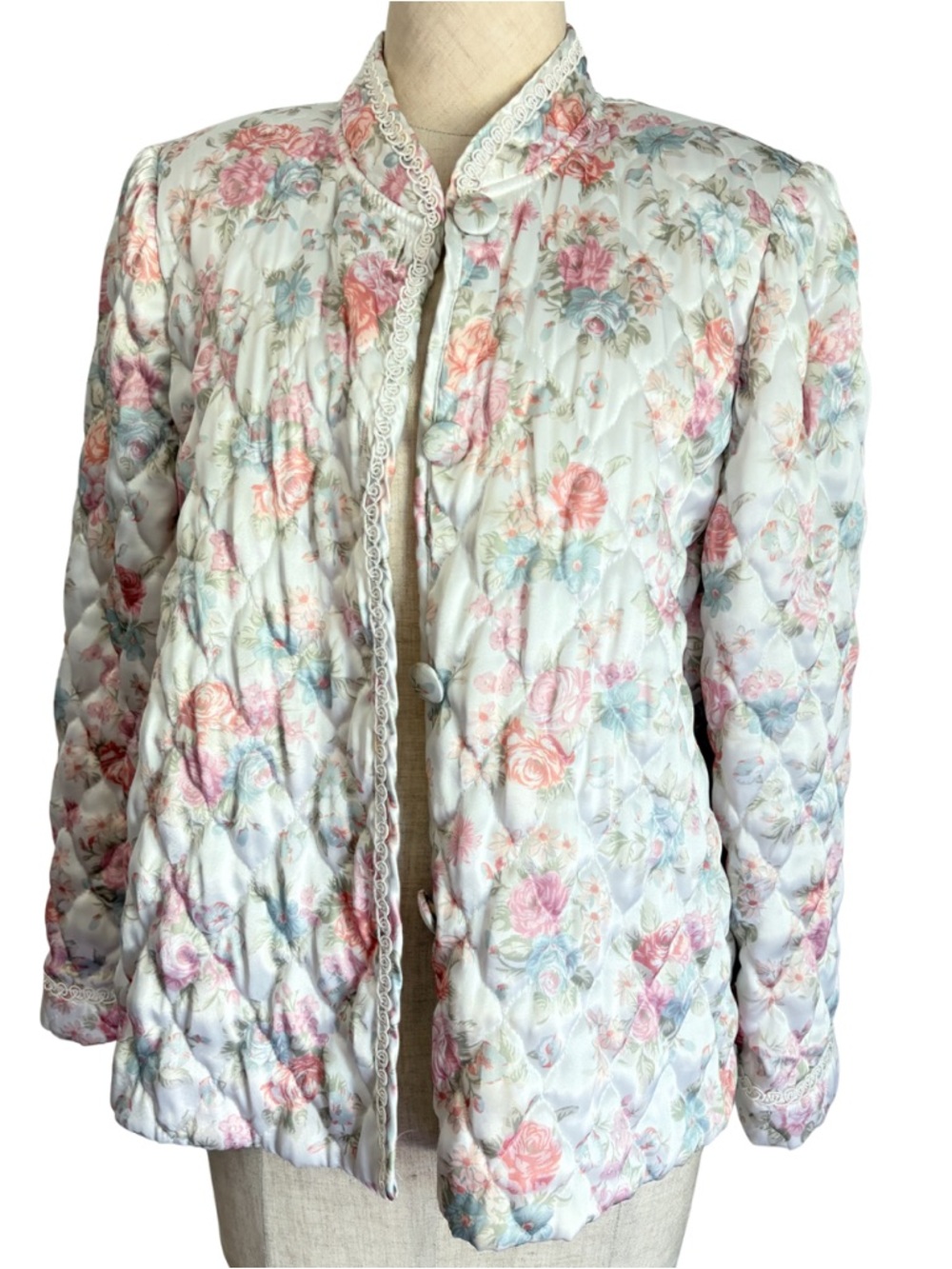 Miss Elaine Quilted VTG White Floral Pattern Bed Jacket Large Spring Princess